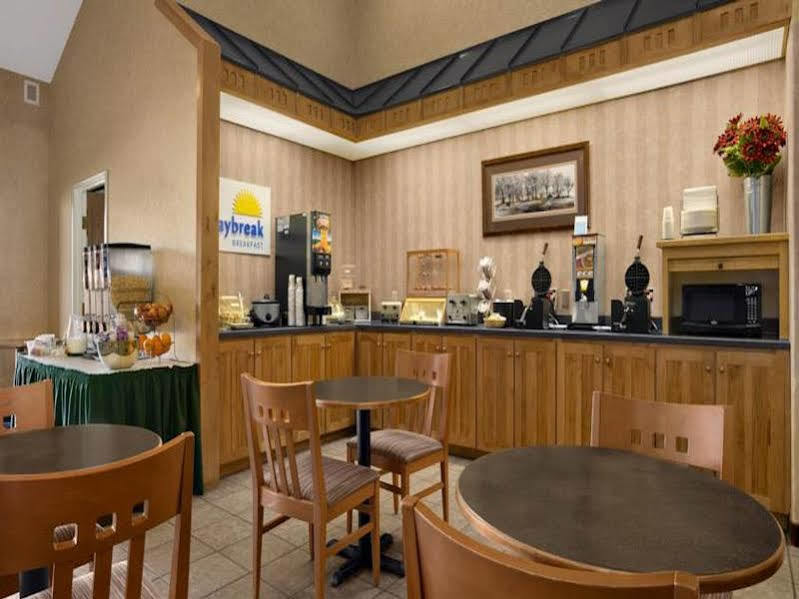 Days Inn By Wyndham Rapid City Kültér fotó